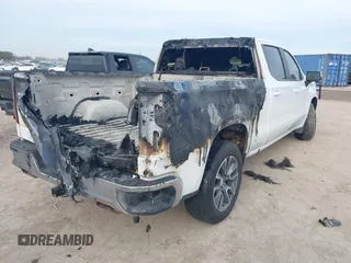 2019 Chevrolet Silverado 1500 LT with VIN 3GCUYDED7KG156676, listed as a IAAI auction lot 41329709 with 125,990 mi miles. Bid and sale history available at carsss.com. Image 4.