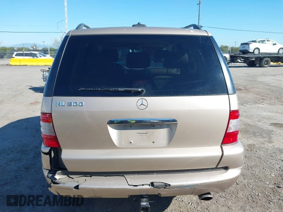 2002 Mercedes-Benz M 320/430/500 with VIN 4JGAB75E42A322824, listed as a IAAI auction lot 41871249 with 203,845 mi miles and . Bid and sale history available at carsss.com. Image 6.