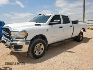 2022 Ram 2500 Tradesman z VIN 3C6UR5HL2NG346645, wystawiony jako Copart lot #60166845 z przebiegiem 70 932 mil mil oraz Szkoda całkowita • Salvage title. Historia ofert i sprzedaży dostępna na DreamBid. Obrazek 1.