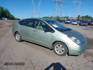 2007 Toyota Prius with VIN JTDKB20U877645725, listed as a IAAI auction lot 42190680 with Not Provided miles. Bid and sale history available at carsss.com. Image 1.