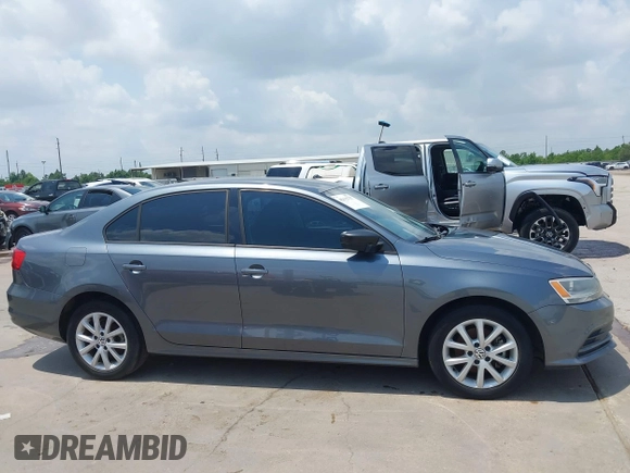 2015 Volkswagen Jetta SE with VIN 3VWD17AJ7FM286172, listed as a IAAI auction lot 42115737 with 113,836 mi miles and . Bid and sale history available at DreamBid. Image 13.