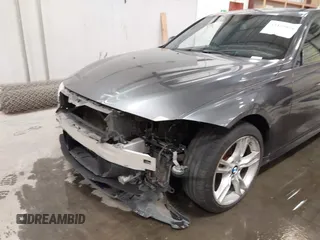 2013 BMW 3 Series 328i xDrive z VIN WBA3B3C55DJ812164, wystawiony jako IAAI lot #42473028 z przebiegiem 140 928 mil mil oraz . Historia ofert i sprzedaży dostępna na DreamBid. Obrazek 19.