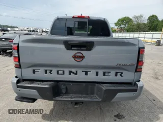 2022 Nissan Frontier SV z VIN 1N6ED1EK5NN631411, wystawiony jako Copart lot #57287645 z przebiegiem 25 027 mil mil oraz Szkoda całkowita • Salvage title. Historia ofert i sprzedaży dostępna na DreamBid. Obrazek 6.