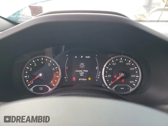 2020 Jeep Renegade Latitude z VIN ZACNJBBB2LPL23877, wystawiony jako Copart lot #51942675 z przebiegiem 67 720 mil mil oraz Szkoda całkowita • Salvage title. Historia ofert i sprzedaży dostępna na DreamBid. Obrazek 9.