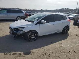 2018 Ford Focus ST with VIN 1FADP3L9XJL247198, listed as a Copart auction lot 44546995 with 71,202 mi miles and Salvage Title. Bid and sale history available at carsss.com. Image 1.