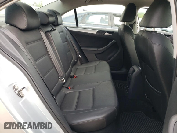 2013 Volkswagen Jetta SE with VIN 3VWDX7AJ6DM359415, listed as a Copart auction lot 54653435 with 189,463 mi miles and Clean title. Bid and sale history available at DreamBid. Image 10.