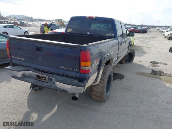 2002 Chevrolet Silverado 2500HD LS with VIN 1GCHK23U72F135032, listed as a IAAI auction lot 41674140 with NaN miles. Bid and sale history available at carsss.com. Image 4.