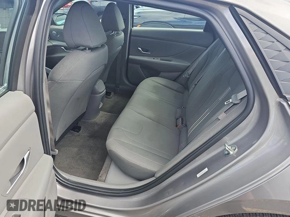 2024 Hyundai Elantra SEL z VIN KMHLM4DG8RU636246, wystawiony jako IAAI lot #42808858 z przebiegiem 37 872 mil mil oraz . Historia ofert i sprzedaży dostępna na DreamBid. Obrazek 9.