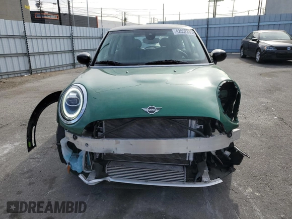 2021 MINI Hardtop Cooper с VIN WMWXR3C0XM2P13271, выставлен на аукционе Copart как лот 42052835 с пробегом 22 624 миль миль и Списание • Salvage title. История ставок и продаж доступна на DreamBid. Изображение 5.