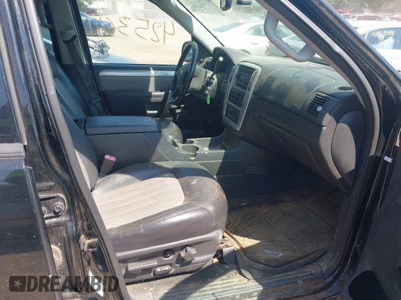 2005 Mercury Mountaineer Convenience z VIN 4M2DU86W45ZJ27153, wystawiony jako IAAI lot #42536111 z przebiegiem 224 893 mil mil oraz . Historia ofert i sprzedaży dostępna na DreamBid. Obrazek 5.
