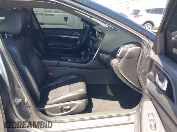 2018 Nissan Maxima Platinum z VIN 1N4AA6AP1JC388815, wystawiony jako IAAI lot #42098902 z przebiegiem 80 677 mil mil oraz . Historia ofert i sprzedaży dostępna na DreamBid. Obrazek 5.