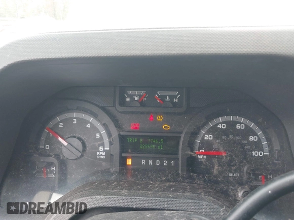 2014 Ford Econoline Passenger XL with VIN 1FBNE3BL4EDA97935, listed as a IAAI auction lot 42187031 with 228,696 mi miles. Bid and sale history available at carsss.com. Image 7.