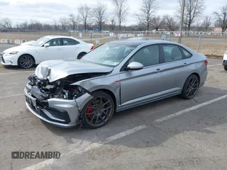 2021 Volkswagen Jetta S z VIN 3VW6T7BU3MM020687, wystawiony jako IAAI lot #41621894 z przebiegiem 25 837 mil mil oraz . Historia ofert i sprzedaży dostępna na DreamBid. Obrazek 6.