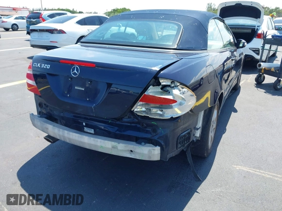 2004 Mercedes-Benz CLK 320 z VIN WDBTK65G84T033363, wystawiony jako IAAI lot #42279646 z przebiegiem 97 431 mil mil oraz . Historia ofert i sprzedaży dostępna na DreamBid. Obrazek 12.