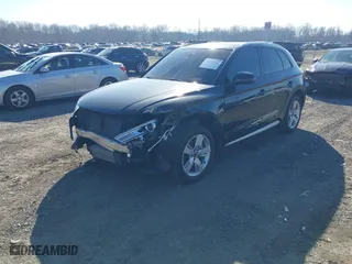 2018 Audi Q5 Premium with VIN WA1ANAFY2J2014099, listed as a IAAI auction lot 41647025 with 104075 miles. Bid and sale history available at carsss.com. Image 19.