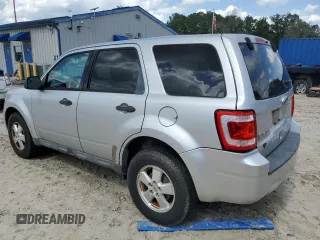 2010 Ford Escape XLS z VIN 1FMCU0C77AKC97179, wystawiony jako Copart lot #64385055 z przebiegiem 164 525 mil mil oraz Czysty tytuł • Clean title. Historia ofert i sprzedaży dostępna na DreamBid. Obrazek 2.