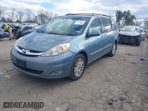 2008 Toyota Sienna XLE with VIN 5TDZK22C58S153213, listed as a IAAI auction lot 41430139 with 116,011 mi miles. Bid and sale history available at carsss.com. Image 2.