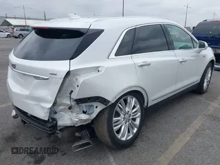2017 Cadillac XT5 Premium Luxury FWD z VIN 1GYKNCRS3HZ307728, wystawiony jako IAAI lot #42203542 z przebiegiem 50 433 mil mil oraz . Historia ofert i sprzedaży dostępna na DreamBid. Obrazek 4.