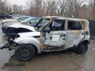 2011 Kia Soul with VIN KNDJT2A14B7284256, listed as a IAAI auction lot 41447588 with 1 mi miles. Bid and sale history available at carsss.com. Image 13.