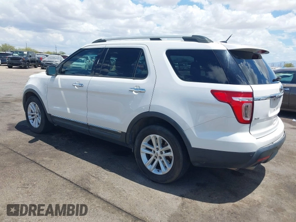 2013 Ford Explorer XLT z VIN 1FM5K7D9XDGB63233, wystawiony jako IAAI lot #42571747 z przebiegiem 228 024 mil mil oraz . Historia ofert i sprzedaży dostępna na DreamBid. Obrazek 3.