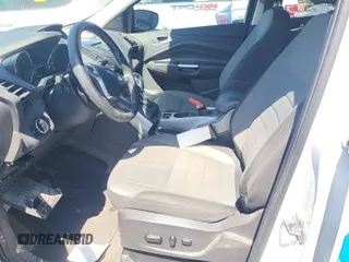 2016 Ford Escape SE z VIN 1FMCU0GX3GUC30456, wystawiony jako IAAI lot #42387320 z przebiegiem 99 033 mil mil oraz . Historia ofert i sprzedaży dostępna na DreamBid. Obrazek 14.
