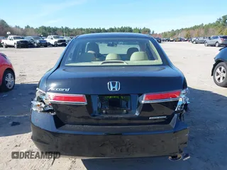 2012 Honda Accord SE z VIN 1HGCP2F61CA101404, wystawiony jako IAAI lot #42038839 z przebiegiem 121 506 mil mil oraz . Historia ofert i sprzedaży dostępna na DreamBid. Obrazek 17.