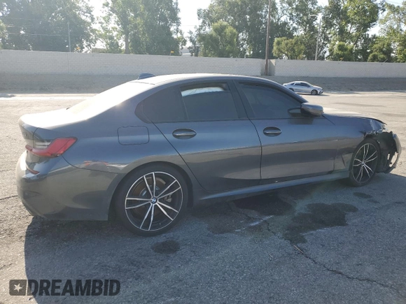 2020 BMW 3 Series 330i z VIN 3MW5R1J00L8B13518, wystawiony jako Copart lot #56289265 z przebiegiem 74 336 mil mil oraz Czysty tytuł • Clean title. Historia ofert i sprzedaży dostępna na DreamBid. Obrazek 3.