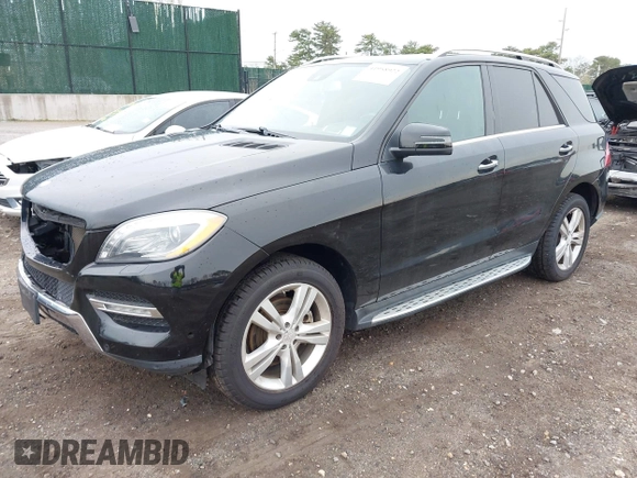 2013 Mercedes-Benz M ML 350 with VIN 4JGDA5HB3DA138368, listed as a IAAI auction lot 41958922 with 114,576 mi miles. Bid and sale history available at carsss.com. Image 2.