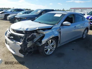 2013 Nissan Altima SL with VIN 1N4BL3AP5DC117077, listed as a IAAI auction lot 40982046 with 141,962 mi miles and . Bid and sale history available at DreamBid. Image 17.