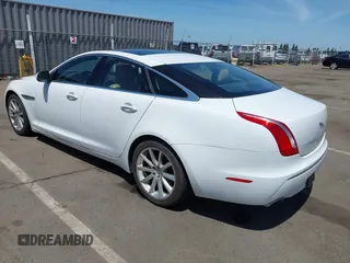 2012 Jaguar XJ z VIN SAJWA1CB4CLV33824, wystawiony jako IAAI lot #42279485 z przebiegiem 147 376 mil mil oraz . Historia ofert i sprzedaży dostępna na DreamBid. Obrazek 3.