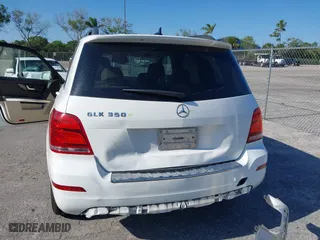 2015 Mercedes-Benz GLK-Class GLK 350 with VIN WDCGG5HB6FG338932, listed as a IAAI auction lot 42027674 with 107,182 mi miles. Bid and sale history available at carsss.com. Image 6.