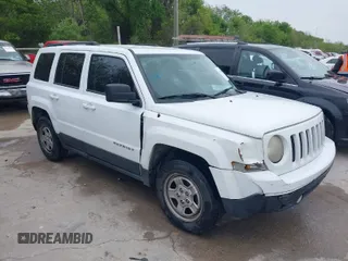 2015 Jeep Patriot Sport with VIN 1C4NJPBB2FD376906, listed as a IAAI auction lot 41934482 with 255,782 mi miles. Bid and sale history available at carsss.com. Image 1.
