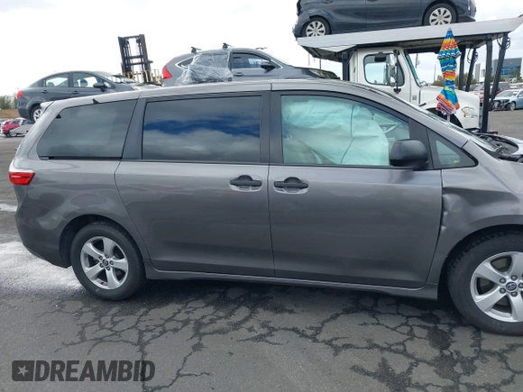 2019 Toyota Sienna L с VIN 5TDZZ3DCXKS966861, выставлен на аукционе IAAI как лот 41739828 с пробегом 64 305 миль миль и . История ставок и продаж доступна на DreamBid. Изображение 13.