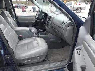2005 Ford Explorer XLT with VIN 1FMDU63W95UB20853, listed as a IAAI auction lot 41551372 with 244,846 mi miles and . Bid and sale history available at DreamBid. Image 5.