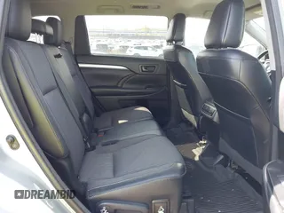 2018 Toyota Highlander LE с VIN 5TDBZRFH2JS499320, выставлен на аукционе IAAI как лот 42099889 с пробегом 642 396 миль миль и . История ставок и продаж доступна на DreamBid. Изображение 8.