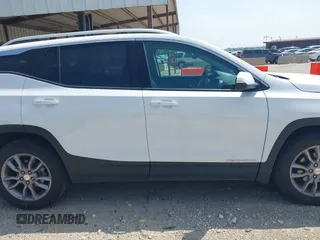 2023 GMC Terrain SLT z VIN 3GKALPEG4PL194415, wystawiony jako IAAI lot #42338108 z przebiegiem 51 966 mil mil oraz . Historia ofert i sprzedaży dostępna na DreamBid. Obrazek 13.