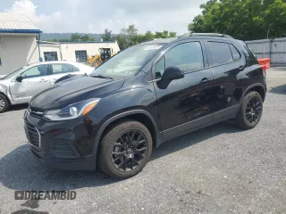 2022 Chevrolet Trax LT z VIN KL7CJPSM0NB522753, wystawiony jako Copart lot #64479655 z przebiegiem 95 245 mil mil oraz Szkoda całkowita • Salvage title. Historia ofert i sprzedaży dostępna na DreamBid. Obrazek 1.