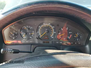 1992 Mercedes-Benz 300 with VIN WDBGB34E8NA061712, listed as a Copart auction lot 55837085 with 219,090 mi miles and Clean Title. Bid and sale history available at DreamBid. Image 9.