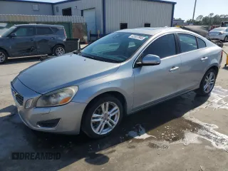 2013 Volvo S60 T5 Premier with VIN YV1612FS7D1216577, listed as a Copart auction lot 52937895 with 85,771 mi miles and Salvage title. Bid and sale history available at DreamBid. Image 1.