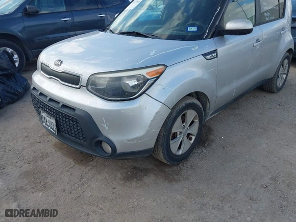 2015 Kia Soul with VIN KNDJN2A25F7773953, listed as a IAAI auction lot 41477014 with 1 mi miles. Bid and sale history available at carsss.com. Image 12.