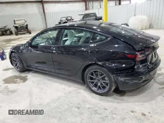 2021 Tesla Model 3 Long Range z VIN 5YJ3E1EB8MF048996, wystawiony jako Copart lot #57501495 z przebiegiem 45 952 mil mil oraz Szkoda całkowita • Salvage title. Historia ofert i sprzedaży dostępna na DreamBid. Obrazek 2.