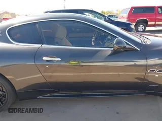 2009 Maserati GranTurismo с VIN ZAMHL45A390047969, выставлен на аукционе IAAI как лот 41864637 с пробегом 37 590 миль миль и . История ставок и продаж доступна на DreamBid. Изображение 14.