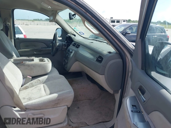 2007 Chevrolet Suburban LT with VIN 3GNFC16037G199184, listed as a IAAI auction lot 42666370 with 259,929 mi miles and . Bid and sale history available at DreamBid. Image 5.