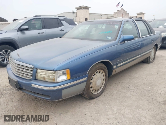 1998 Cadillac DeVille z VIN 1G6KD54Y9WU742735, wystawiony jako IAAI lot #41966100 z przebiegiem 182 803 mil mil oraz . Historia ofert i sprzedaży dostępna na DreamBid. Obrazek 2.