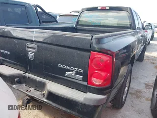 2010 Dodge Dakota with VIN 1D7CE3BK3AS164353, listed as a IAAI auction lot 40646738 with 146,625 mi miles and . Bid and sale history available at DreamBid. Image 4.