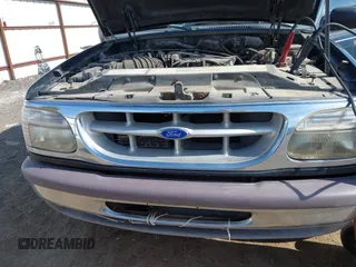 1997 Ford Explorer XLT with VIN 1FMDU35P2VZC38816, listed as a IAAI auction lot 42599570 with 190,282 mi miles and . Bid and sale history available at DreamBid. Image 6.