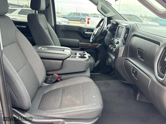 2019 Chevrolet Silverado 1500 LT with VIN 3GCUYDED2KG258404, listed as a Copart auction lot 54062065 with 134,667 mi miles and Clean Title. Bid and sale history available at carsss.com. Image 5.