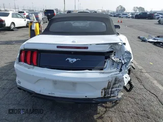 2020 Ford Mustang EcoBoost z VIN 1FATP8UH0L5134222, wystawiony jako IAAI lot #41477417 z przebiegiem 40 698 mil mil oraz . Historia ofert i sprzedaży dostępna na DreamBid. Obrazek 16.