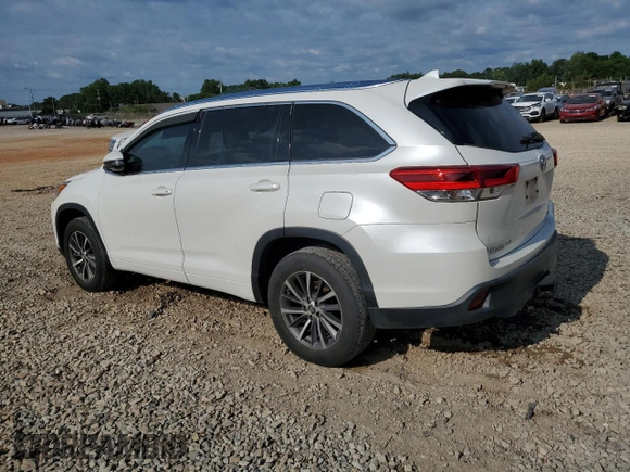 2018 Toyota Highlander SE с VIN 5TDKZRFH3JS549173, выставлен на аукционе Copart как лот 60822155 с пробегом 92 452 миль миль и Списание • Salvage title. История ставок и продаж доступна на DreamBid. Изображение 2.