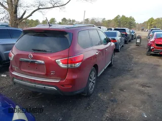 2015 Nissan Pathfinder SV z VIN 5N1AR2MM4FC706409, wystawiony jako IAAI lot #41875922 z przebiegiem 264 330 mil mil oraz . Historia ofert i sprzedaży dostępna na DreamBid. Obrazek 4.